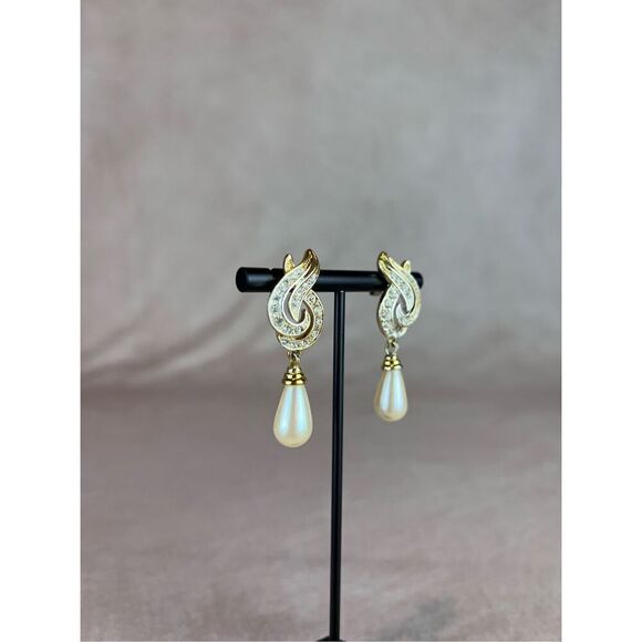 1980s Gold Tone Faux Pearl Earrings Marvella - Picture 3 of 8